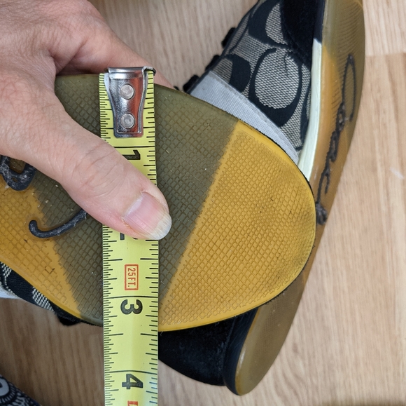 Coach EUC Joss sneakers 6 black logo C - Picture 5 of 16